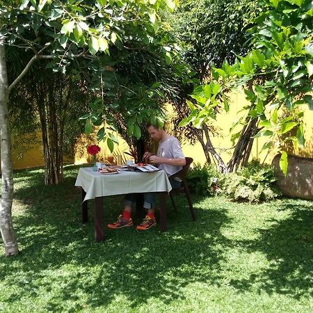 Inlak Garden Hotel Negombo Bagian luar foto