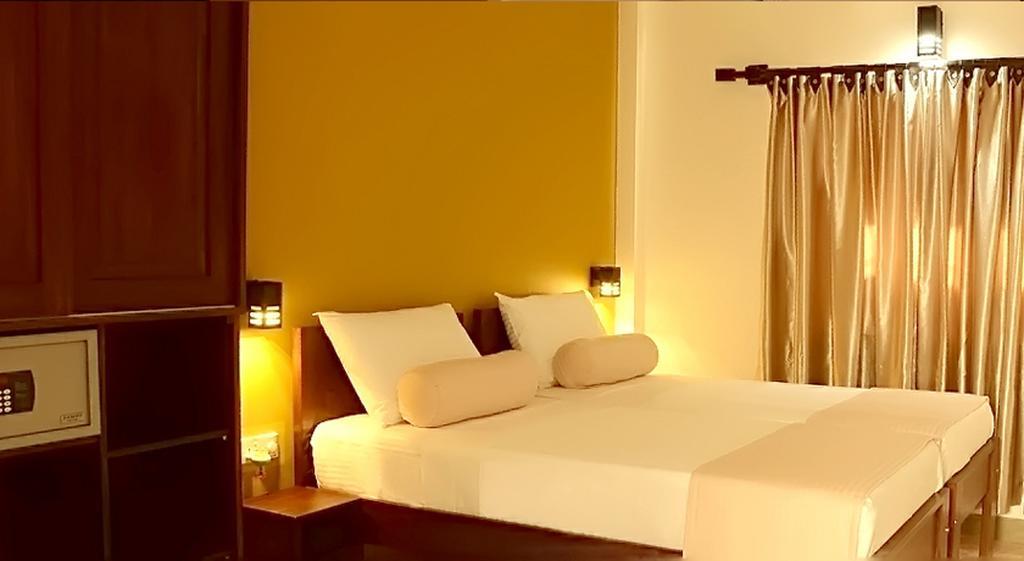 Inlak Garden Hotel Negombo Ruang foto