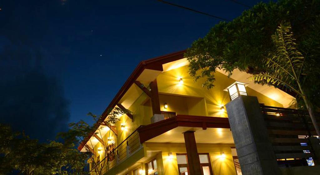 Inlak Garden Hotel Negombo Bagian luar foto