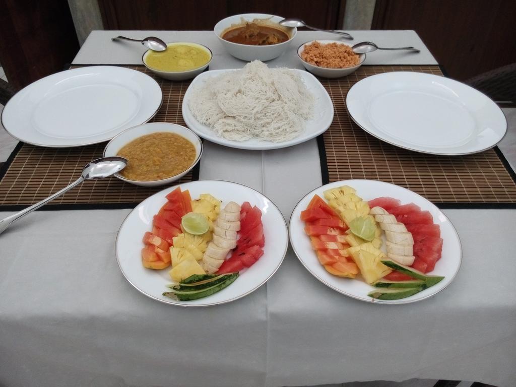 Inlak Garden Hotel Negombo Bagian luar foto