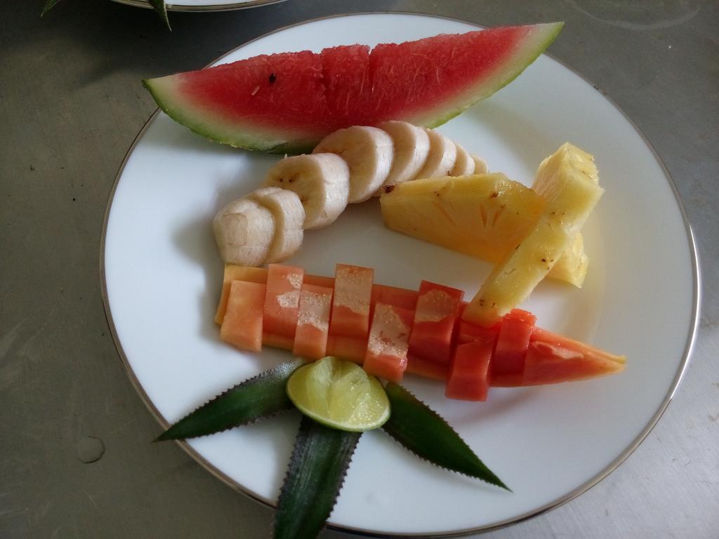 Inlak Garden Hotel Negombo Bagian luar foto
