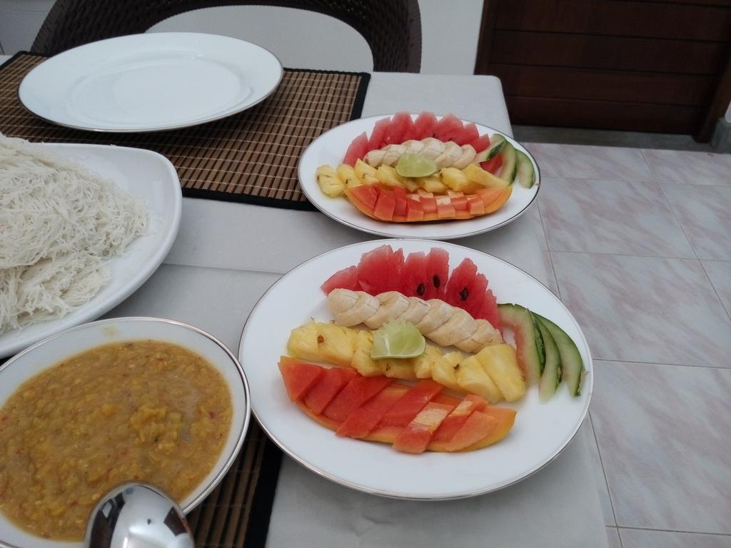 Inlak Garden Hotel Negombo Bagian luar foto