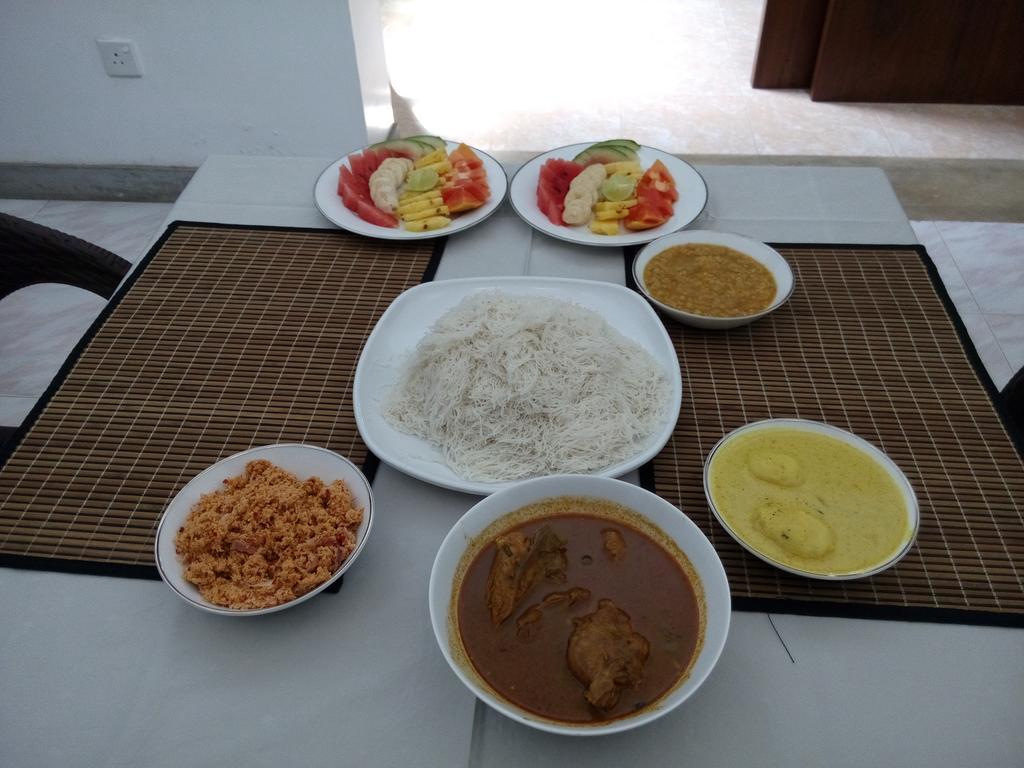 Inlak Garden Hotel Negombo Bagian luar foto