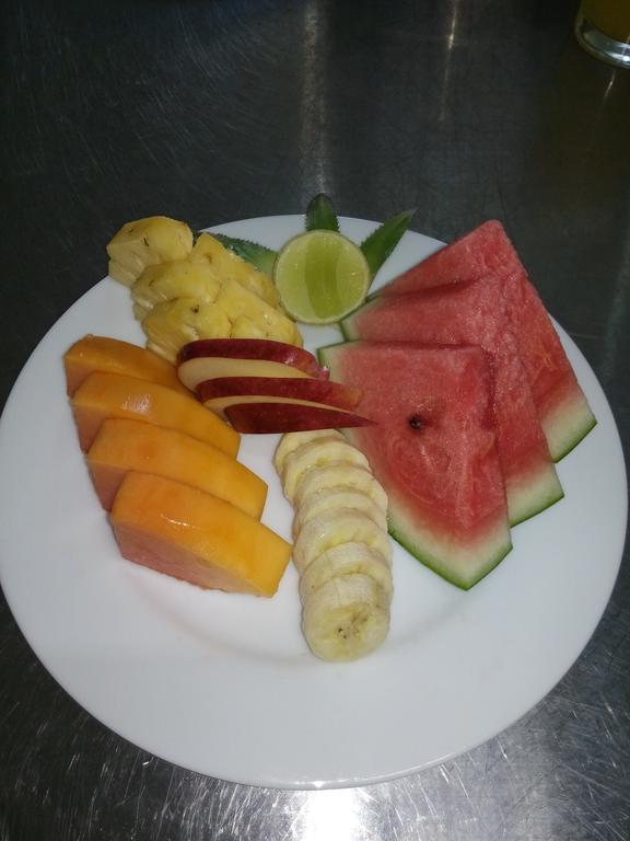 Inlak Garden Hotel Negombo Bagian luar foto