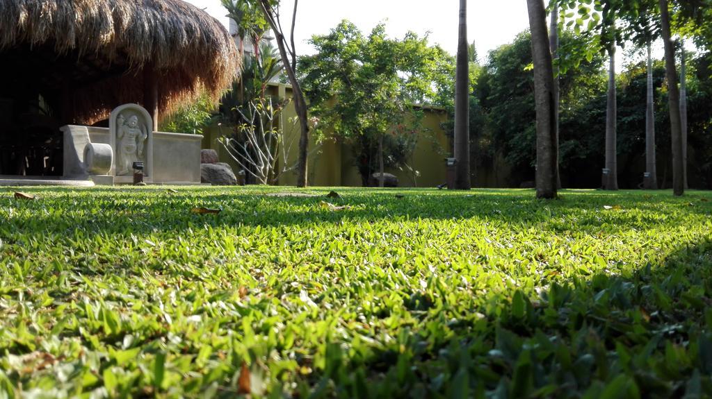 Inlak Garden Hotel Negombo Bagian luar foto